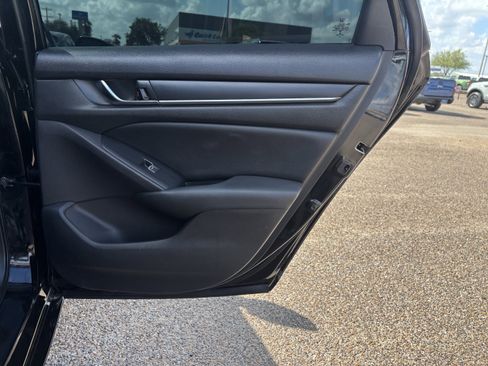 Used 2022 Honda Accord Sport image 18
