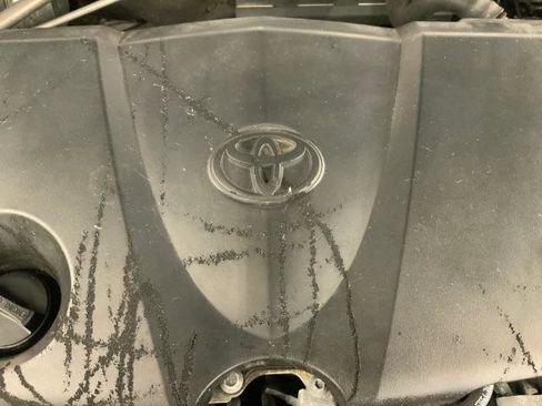 Used 2018 Toyota Camry SE image 33