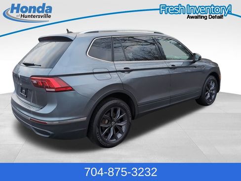 Used 2023 Volkswagen Tiguan SE w/ Panoramic Sunroof Package image 8