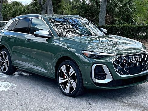 New 2026 Audi SQ5 Premium Plus image 2