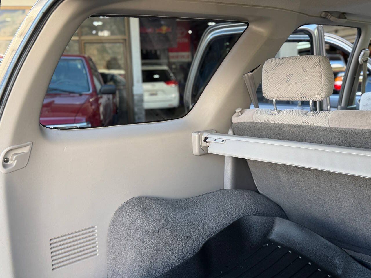 Used 2002 Toyota 4Runner SR5 AWD/4WD image 95