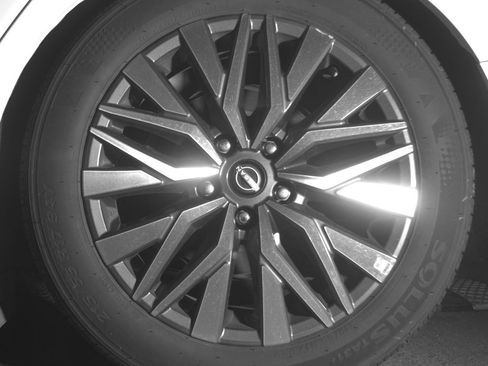 Used 2025 Nissan Altima 2.5 SV FWD image 16
