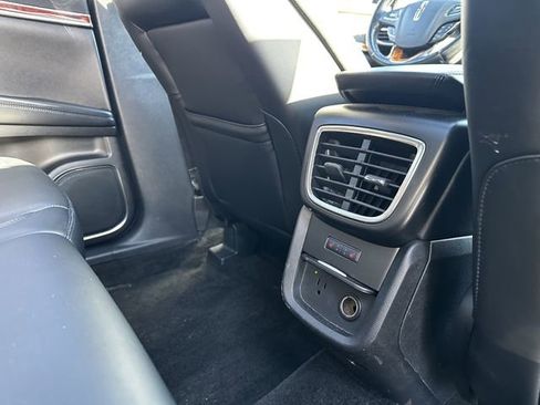 Used 2017 Lincoln MKX Reserve w/ Lincoln MKX Climate Package image 38