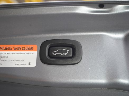 Used 2014 Mitsubishi Outlander SE AWD/4WD image 11