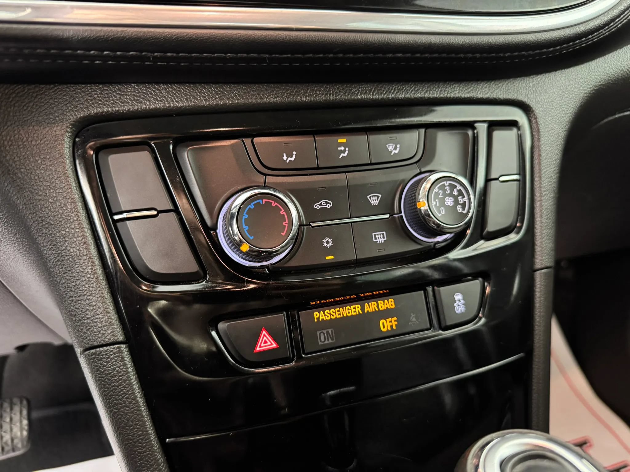 Used 2020 Buick Encore Preferred FWD image 21