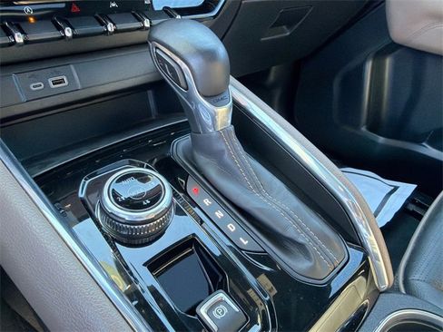 Certified 2024 GMC Canyon Denali image 31