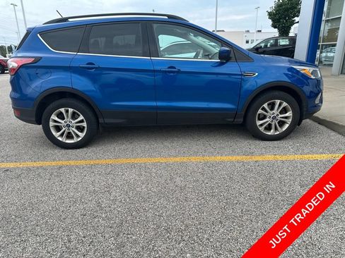 Used 2018 Ford Escape SE w/ SE Sync 3 Package AWD/4WD image 5