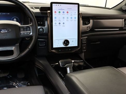 Used 2025 Ford F150 Lightning Lariat image 18