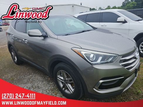 Used 2017 Hyundai Santa Fe Sport FWD image 2