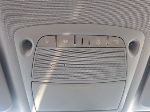 Used 2021 Nissan Rogue Sport S image 19