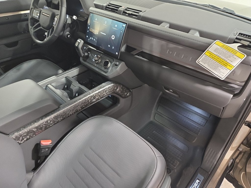 New 2026 Land Rover Defender 110 OCTA AWD/4WD image 29