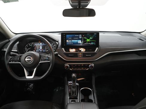 Used 2023 Nissan Altima 2.5 SV w/ SV Premium Package AWD/4WD image 14