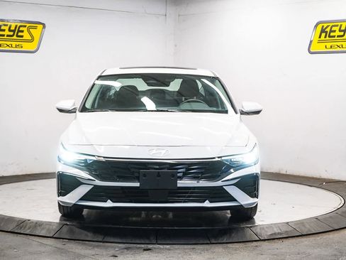 Used 2025 Hyundai Elantra SEL image 6