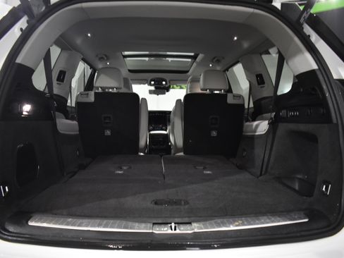 Used 2021 Jeep Grand Cherokee L Overland w/ Luxury Tech Group IV image 36