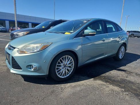 Used 2012 Ford Focus SEL FWD image 2