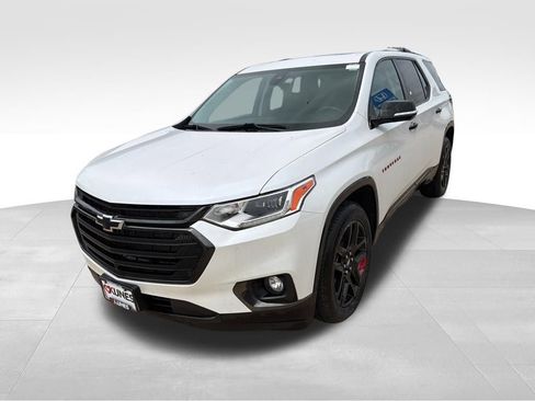 Used 2021 Chevrolet Traverse Premier w/ Redline Edition AWD/4WD image 3