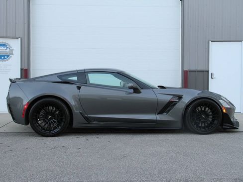 Used 2015 Chevrolet Corvette Z06 w/ 3LZ Preferred Equipment Group RWD image 6