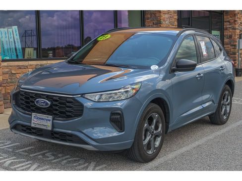 Used 2023 Ford Escape ST-Line w/ Tech Pack #1 AWD/4WD image 7
