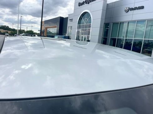 Used 2022 Nissan Pathfinder S image 7