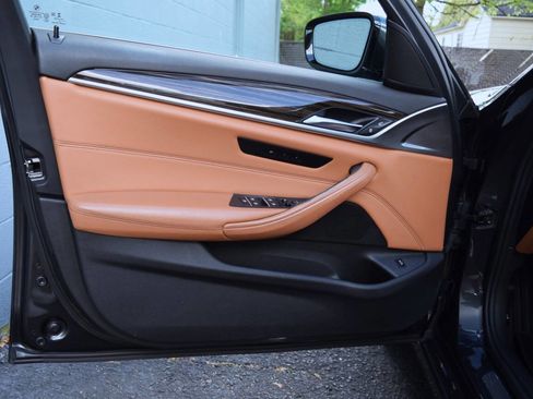 Used 2017 BMW 530i xDrive image 26