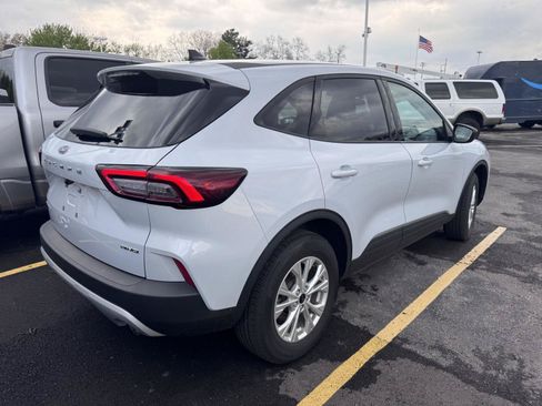 Used 2025 Ford Escape Active w/ Cold Weather Package AWD/4WD image 4