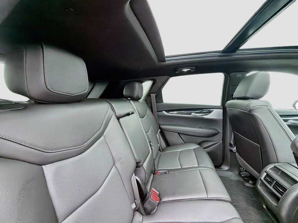 Used 2025 Cadillac XT5 Premium Luxury w/ Technology Package AWD/4WD image 28