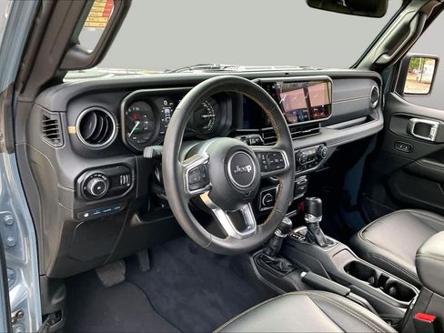 Used 2024 Jeep Wrangler Unlimited Sahara w/ Safety Group AWD/4WD image 17