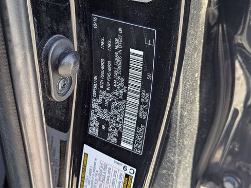 Used 2016 Toyota 4Runner Limited image 33