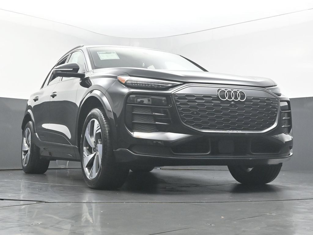 Used 2025 Audi Q6 e-tron Premium Plus w/ Premium Plus AWD/4WD image 47