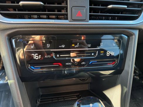 New 2025 Volkswagen Taos SEL image 18