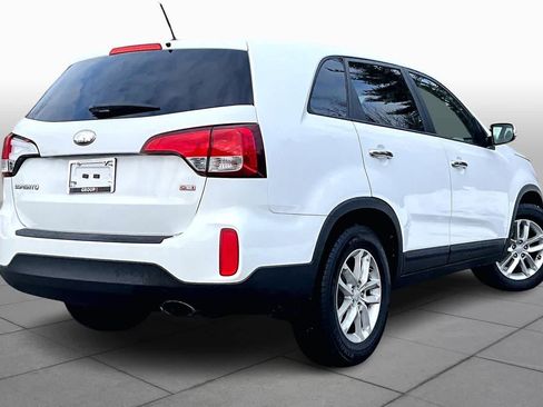 Used 2014 Kia Sorento LX image 12