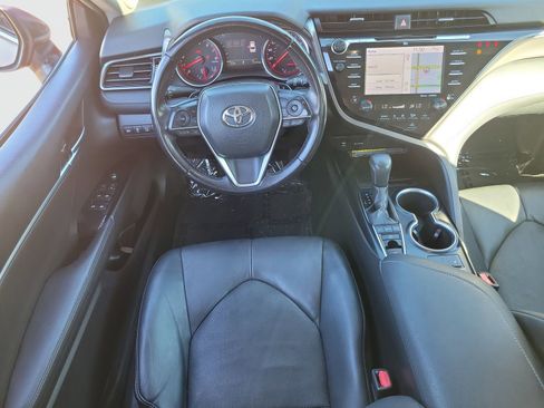 Used 2019 Toyota Camry XSE image 11