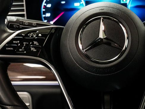 Used 2025 Mercedes-Benz GLE 450e 4MATIC image 16