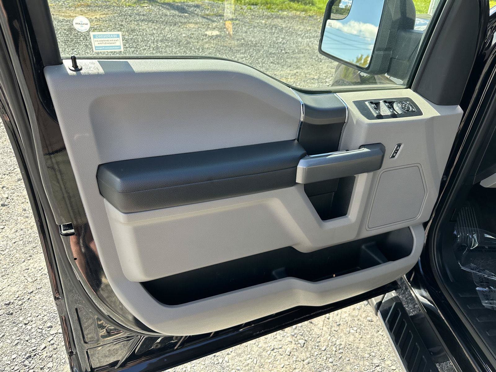 Used 2019 Ford F150 XLT w/ Equipment Group 302A Luxury AWD/4WD image 13
