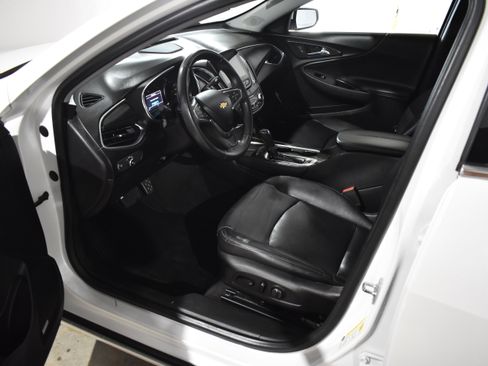 Used 2016 Chevrolet Malibu Hybrid w/ Leather Package image 12