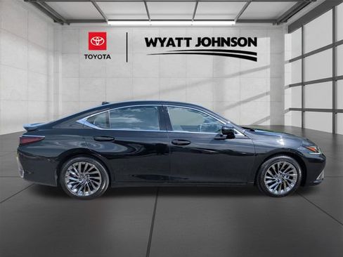 Used 2024 Lexus ES 300h Ultra Luxury w/ Accessory Package (Z2) FWD image 38
