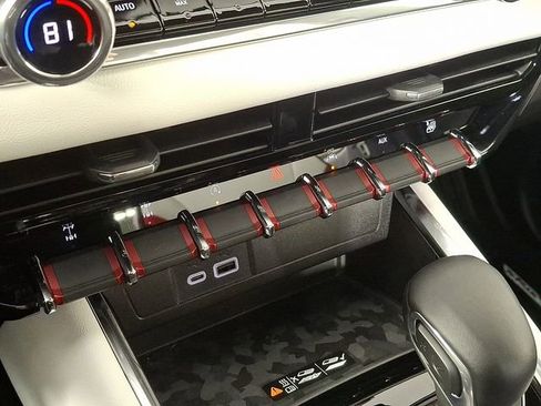 Used 2024 GMC Canyon AT4X image 18