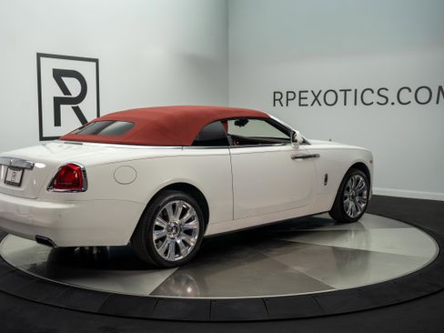 Used 2017 Rolls-Royce Dawn RWD image 34