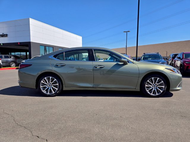 Used 2023 Lexus ES 350 w/ Premium Package FWD image 7