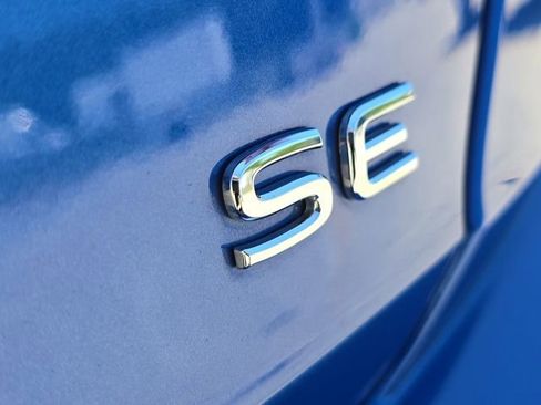 Used 2023 Volkswagen Jetta SE FWD image 9
