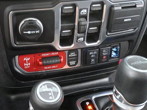 Used 2020 Jeep Gladiator Rubicon AWD/4WD image 24