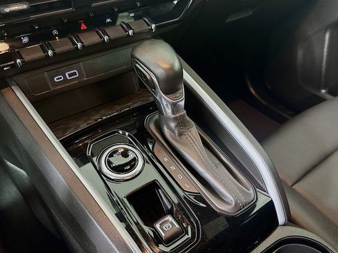 Used 2023 Chevrolet Colorado LT image 15