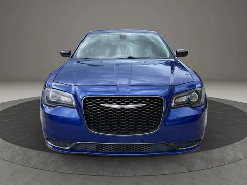 Used 2018 Chrysler 300 Touring w/ Sport Appearance Package image 2