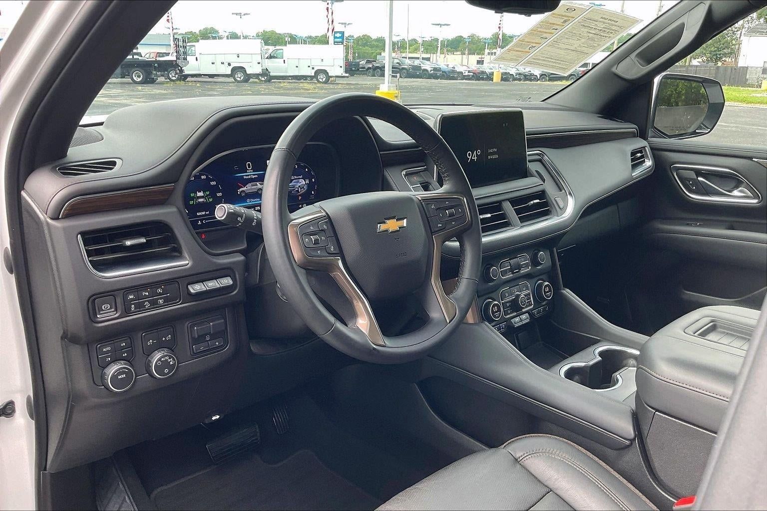 Used 2023 Chevrolet Suburban High Country w/ Premium Package AWD/4WD image 13
