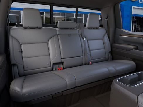 New 2026 GMC Sierra 1500 SLT image 17