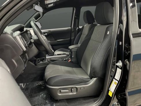 Used 2023 Toyota Tacoma TRD Sport image 4