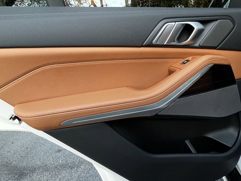 Used 2021 BMW X5 xDrive40i w/ Premium Package image 30