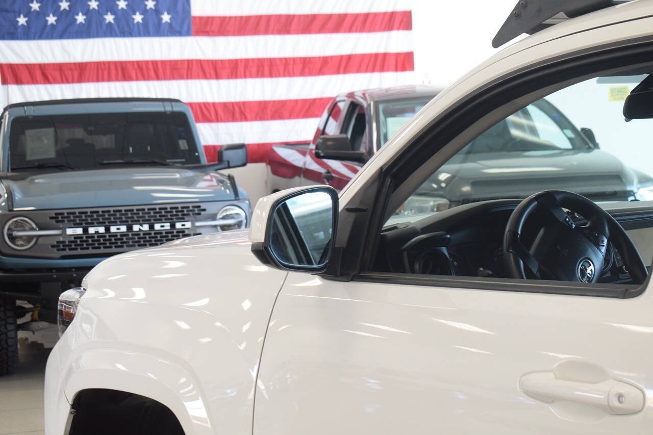 Used 2021 Toyota Tacoma SR AWD/4WD image 15