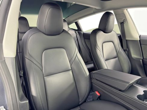 Used 2023 Tesla Model 3 Standard Range image 38