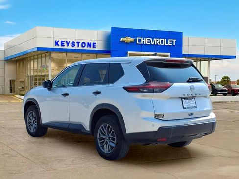 Used 2024 Nissan Rogue S FWD image 5